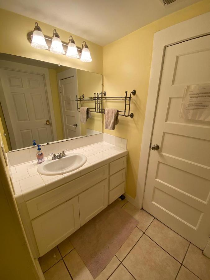 Small Private La Bedroom W Wifi - Private Fridge - Ac Near Usc - Exposition Park - Usc Memorial Coliseum - Banc Of California Bmo Stadium - Downtown Los Angeles Dtla - University Of Southern California Usc!!! Экстерьер фото